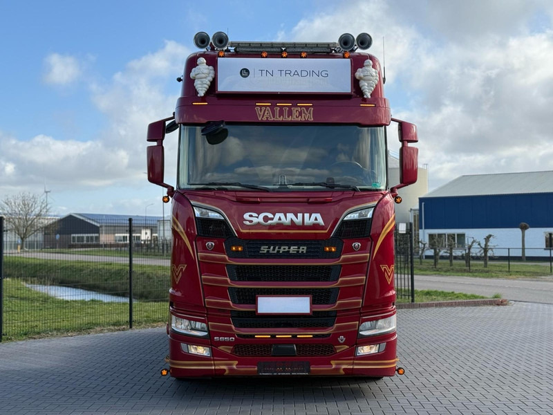 Scania S650 V8 NGS FULL AIR, SHOW, INTERIOR, ALCOA, HYDRAULIC/PTO. - Vlačilec: slika 2 Scania S650 V8 NGS FULL AIR, SHOW, INTERIOR, ALCOA, HYDRAULIC/PTO. - Vlačilec: slika 2