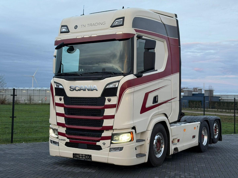 Scania S650 V8 NGS HYDRAULIEK, 3.35WB, VOLLUCHT, ALCOA, KING OF THE ROAD. - Vlačilec: slika 4 Scania S650 V8 NGS HYDRAULIEK, 3.35WB, VOLLUCHT, ALCOA, KING OF THE ROAD. - Vlačilec: slika 4