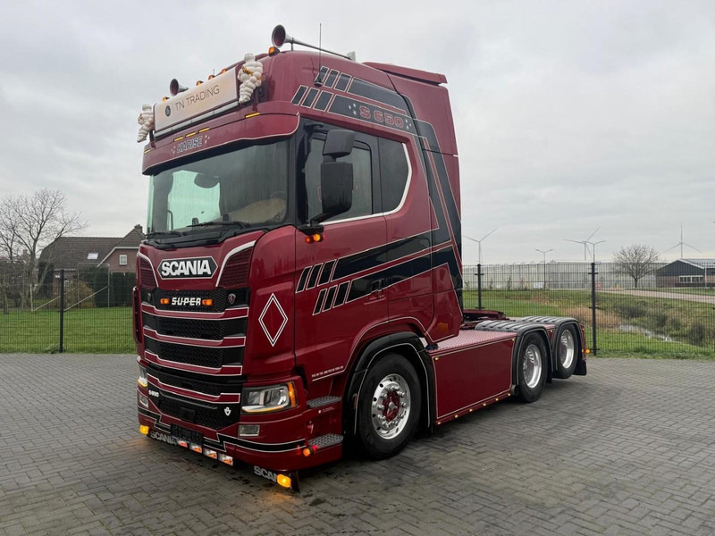 Scania S650 V8 NGS SHOW TRUCK, INTERIOR, FULL AIR, ALCOA, PTO, FULL! - Vlačilec: slika 3 Scania S650 V8 NGS SHOW TRUCK, INTERIOR, FULL AIR, ALCOA, PTO, FULL! - Vlačilec: slika 3