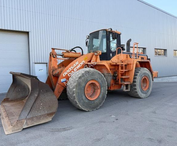 Daewoo M 400 V - Kolesni nakladalec: slika 1 Daewoo M 400 V - Kolesni nakladalec: slika 1