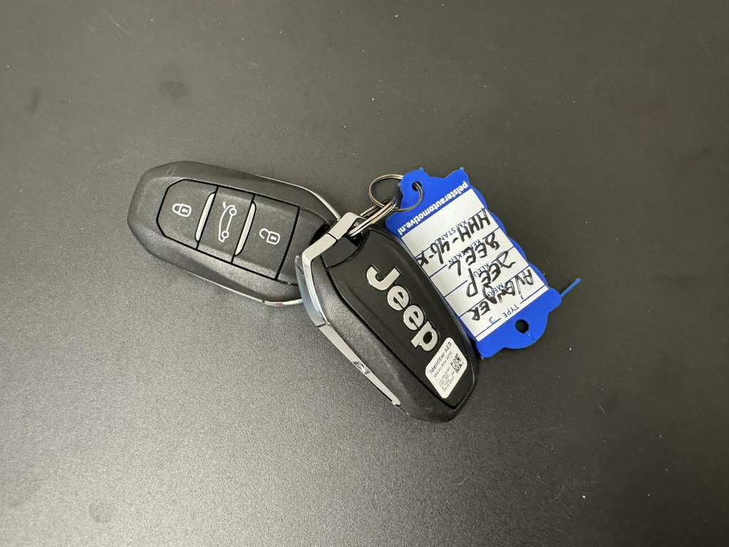 Jeep Avenger-1.2 Altitude Adaptive cruise control Climate control Parkeersensor achter DAB radio - SUV: slika 4 Jeep Avenger-1.2 Altitude Adaptive cruise control Climate control Parkeersensor achter DAB radio - SUV: slika 4