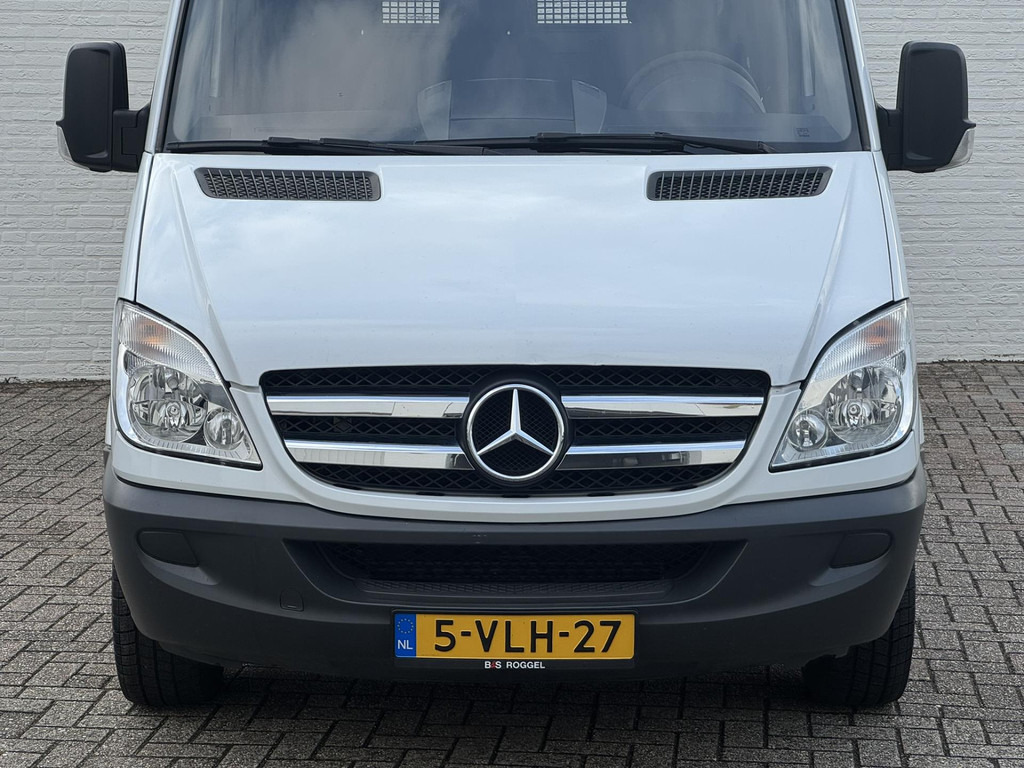 Mercedes-Benz Sprinter-213 2.2 CDI 366 DC 2x Schuifdeur Airco Imperiaal Treeplank Trekhaak 3 Zitplaatsen - Furgon: slika 3 Mercedes-Benz Sprinter-213 2.2 CDI 366 DC 2x Schuifdeur Airco Imperiaal Treeplank Trekhaak 3 Zitplaatsen - Furgon: slika 3