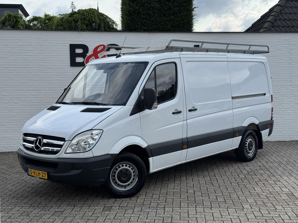 Mercedes-Benz Sprinter-213 2.2 CDI 366 DC 2x Schuifdeur Airco Imperiaal Treeplank Trekhaak 3 Zitplaatsen - Furgon: slika 1 Mercedes-Benz Sprinter-213 2.2 CDI 366 DC 2x Schuifdeur Airco Imperiaal Treeplank Trekhaak 3 Zitplaatsen - Furgon: slika 1