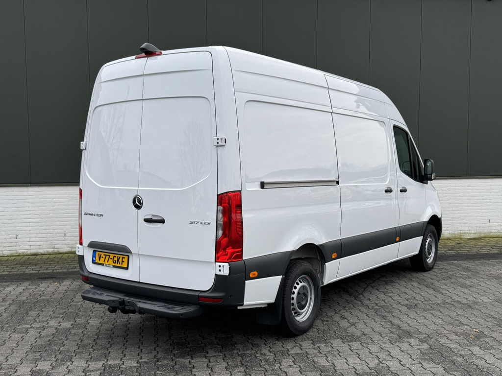 Mercedes-Benz Sprinter-317 1.9 CDI L2 9G laadruimte bekleed Leder Camera Clima M-bux media systeem DAB - Furgon: slika 2 Mercedes-Benz Sprinter-317 1.9 CDI L2 9G laadruimte bekleed Leder Camera Clima M-bux media systeem DAB - Furgon: slika 2