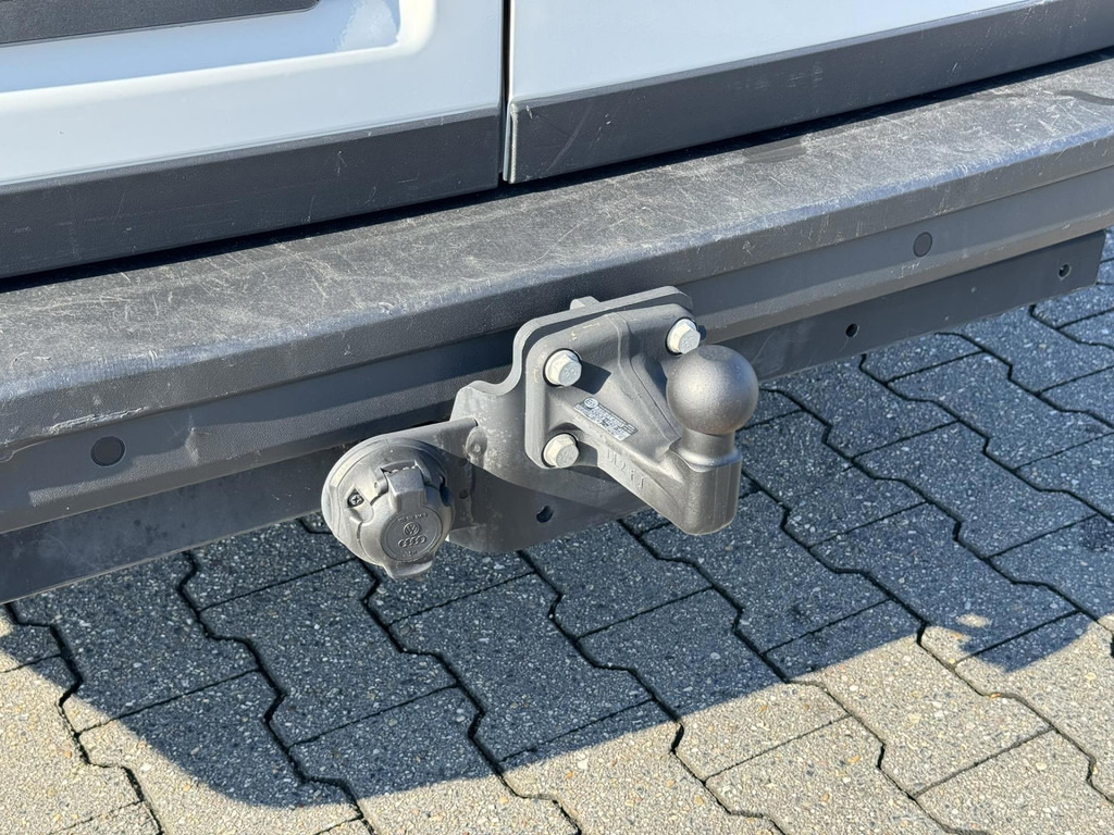 Volkswagen Crafter-30 2.0 TDI L3H3 Highline 4S banden Trekhaak Carplay Pdc v+a Cruise DAB - Furgon: slika 3 Volkswagen Crafter-30 2.0 TDI L3H3 Highline 4S banden Trekhaak Carplay Pdc v+a Cruise DAB - Furgon: slika 3