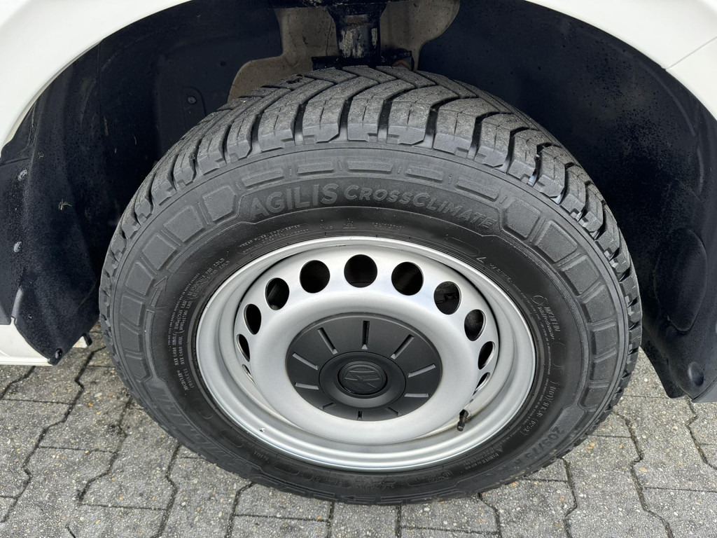 Furgon Volkswagen Crafter-30 2.0 TDI L3H3 Highline Carplay DAB Cruise Verwarmde voorruit Trekhaak Lat om Lat: slika 7