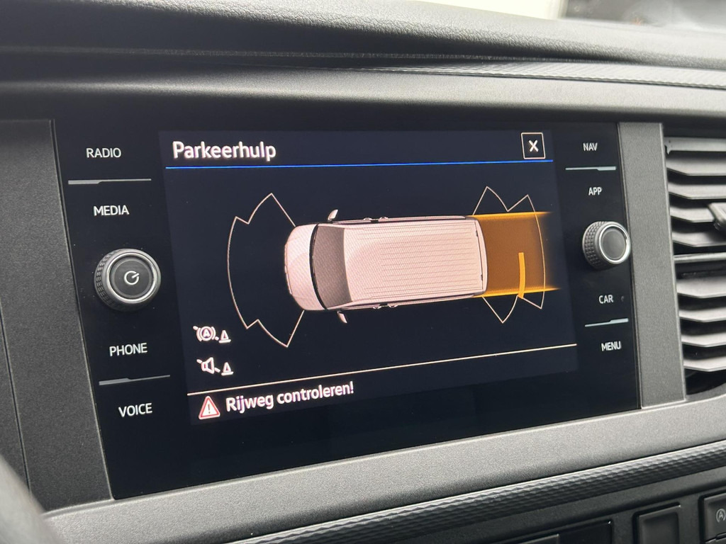 Furgon Volkswagen Transporter-2.0 TDI L2H1 28 Automaat Carplay Cruise PDC V+A DAB Airco Trekhaak: slika 11 Furgon Volkswagen Transporter-2.0 TDI L2H1 28 Automaat Carplay Cruise PDC V+A DAB Airco Trekhaak: slika 11