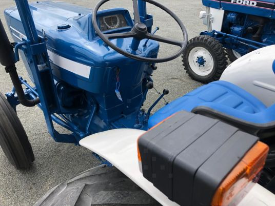 Ford 4100 arceau tracteur à 14 000 € sans tva - Traktor: slika 3 Ford 4100 arceau tracteur à 14 000 € sans tva - Traktor: slika 3