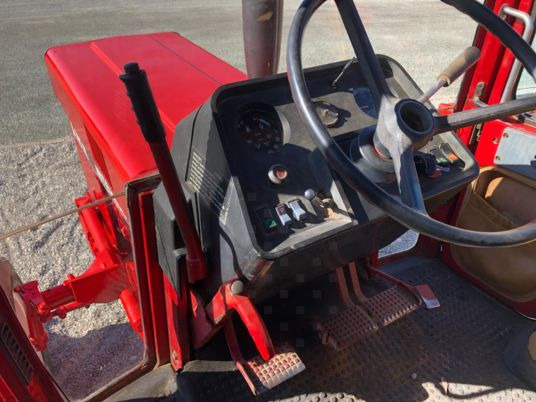 International 745 XL Tracteur à 15 000 € - Traktor: slika 5 International 745 XL Tracteur à 15 000 € - Traktor: slika 5