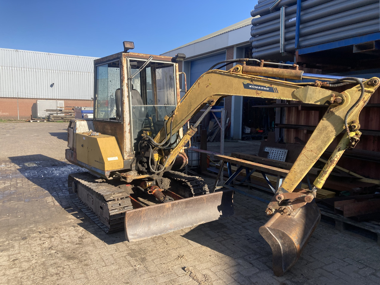 KOMATSU PC30-5 - Mini bager: slika 1 KOMATSU PC30-5 - Mini bager: slika 1
