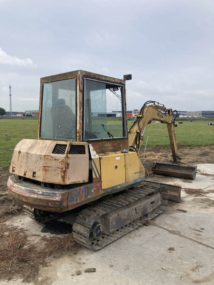 KOMATSU PC30-5 - Mini bager: slika 2 KOMATSU PC30-5 - Mini bager: slika 2