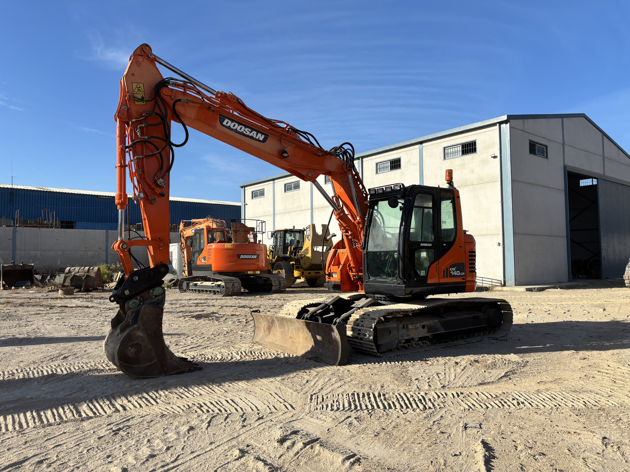 DOOSAN DX140-3 - Bager goseničar: slika 1 DOOSAN DX140-3 - Bager goseničar: slika 1