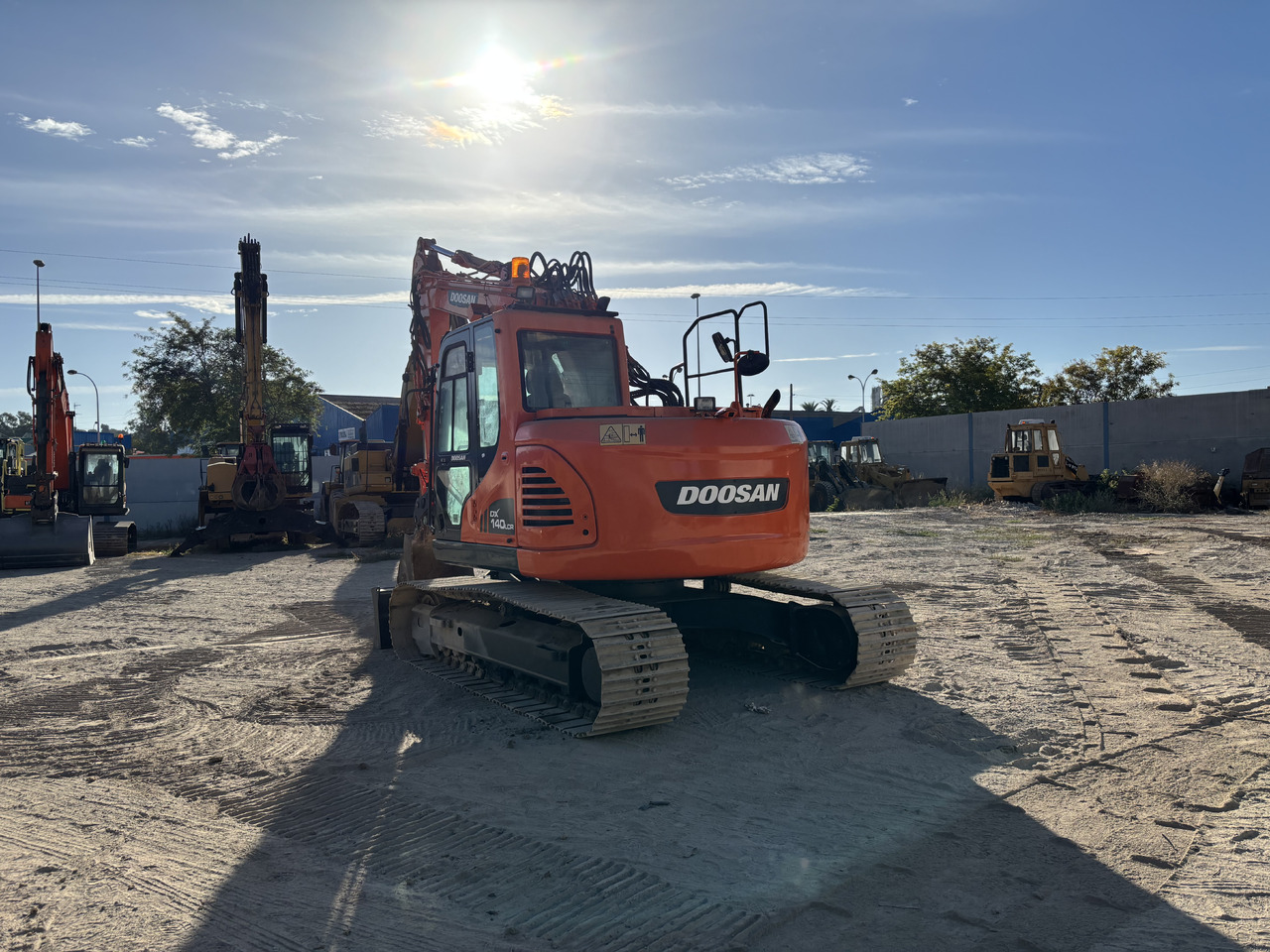 DOOSAN DX140-3 - Bager goseničar: slika 3 DOOSAN DX140-3 - Bager goseničar: slika 3