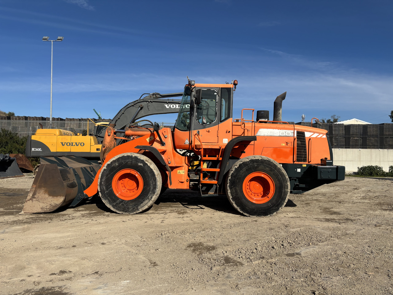 Doosan DL300 - Kolesni nakladalec: slika 2 Doosan DL300 - Kolesni nakladalec: slika 2