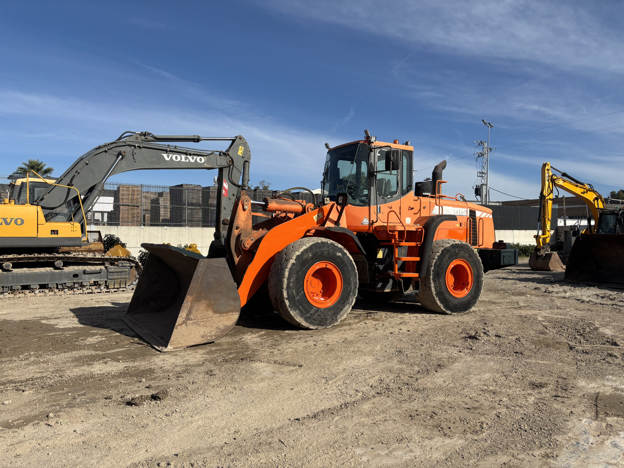 Doosan DL300 - Kolesni nakladalec: slika 1 Doosan DL300 - Kolesni nakladalec: slika 1