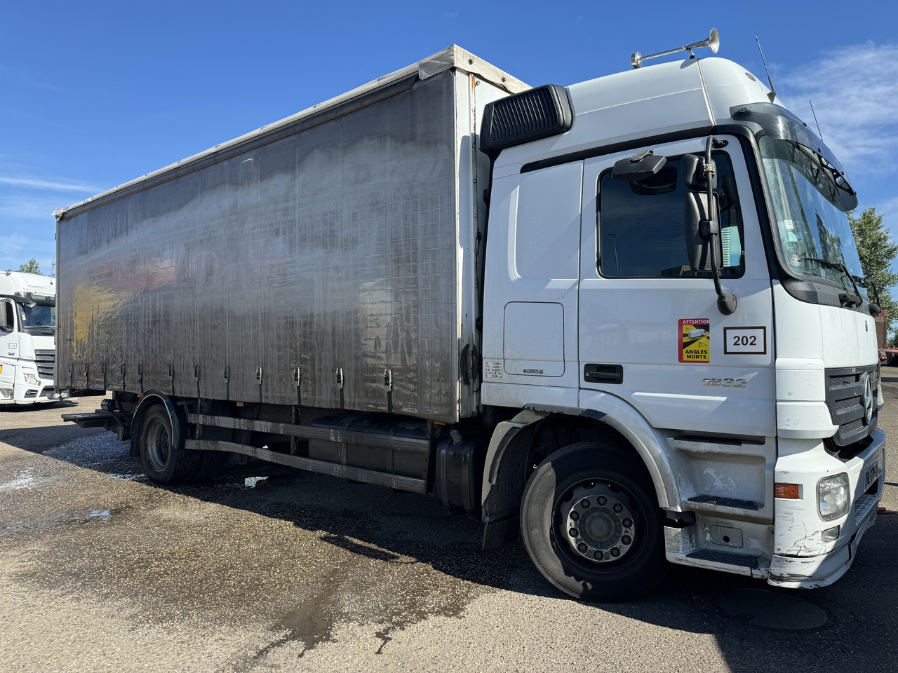 MERCEDES-BENZ ACTROS 1832 - Tovornjak s ponjavo: slika 1 MERCEDES-BENZ ACTROS 1832 - Tovornjak s ponjavo: slika 1