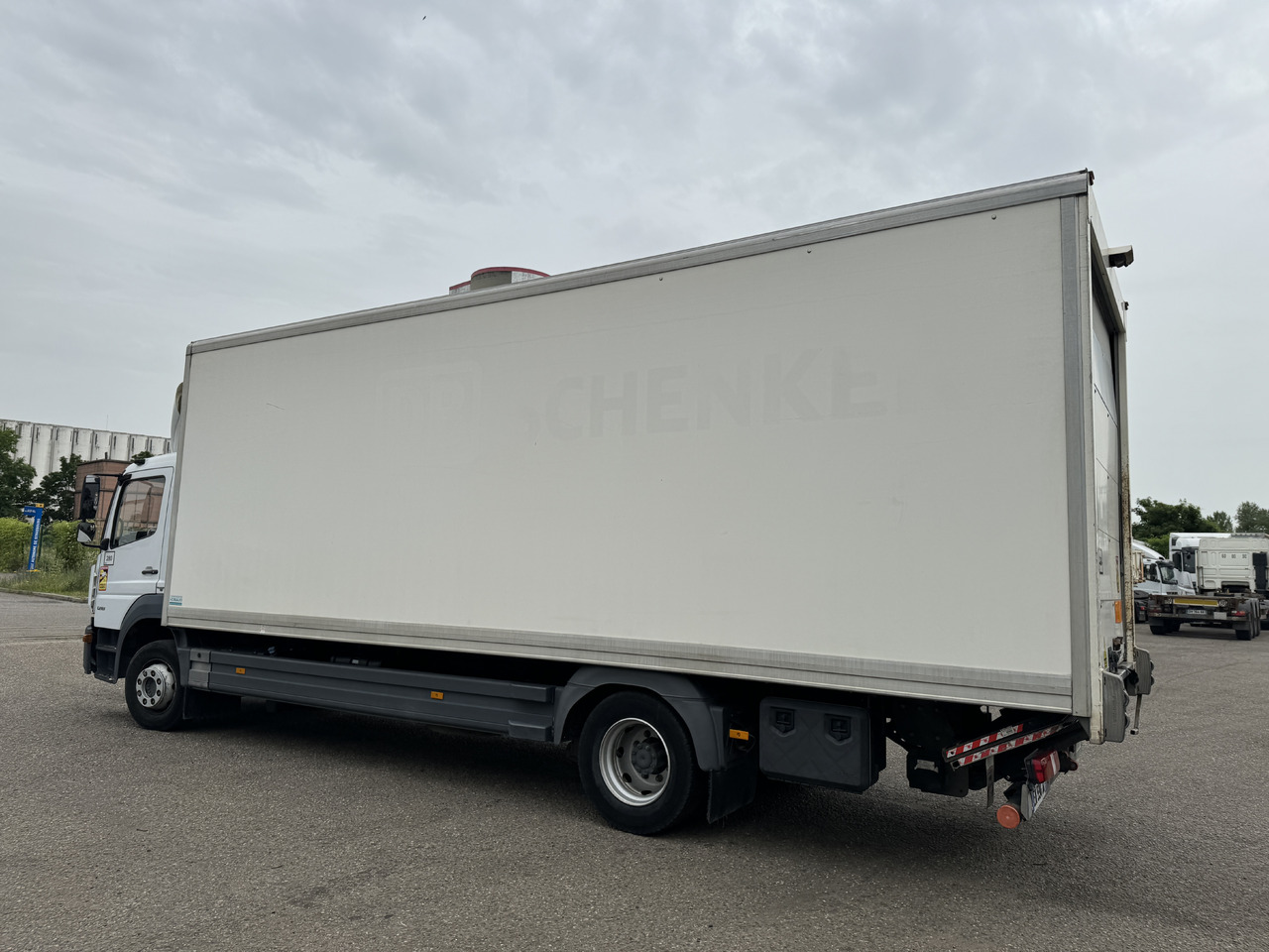 MERCEDES-BENZ ATEGO 1218 - Tovornjak zabojnik: slika 5 MERCEDES-BENZ ATEGO 1218 - Tovornjak zabojnik: slika 5
