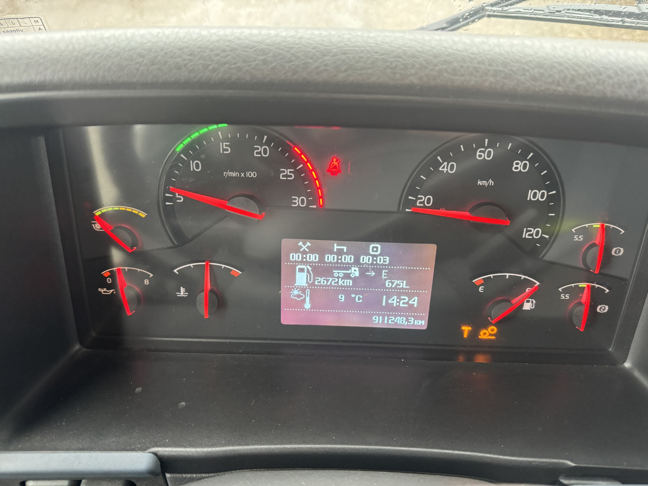 VOLVO FM 400 - Tovornjak s ponjavo: slika 3 VOLVO FM 400 - Tovornjak s ponjavo: slika 3