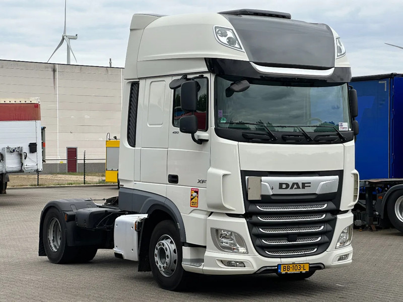 DAF XF 450 Super Space Cab Euro 6 D - Vlačilec: slika 2 DAF XF 450 Super Space Cab Euro 6 D - Vlačilec: slika 2