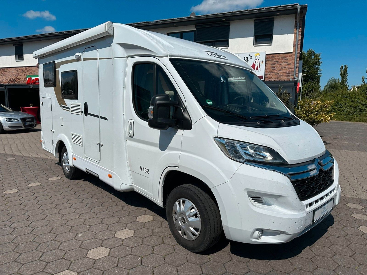 Carado V 132/Festbett/Garage/Klima/Markise/Finanzierung - Polintegriran avtodom: slika 1 Carado V 132/Festbett/Garage/Klima/Markise/Finanzierung - Polintegriran avtodom: slika 1