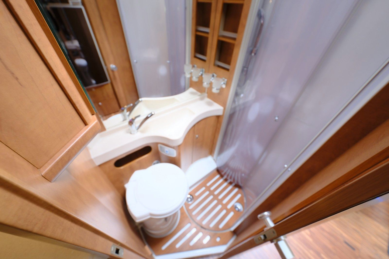 Polintegriran avtodom Carthago Chic C-Line T4.3/Einzelbetten/Garage/Klima/Solar: slika 19