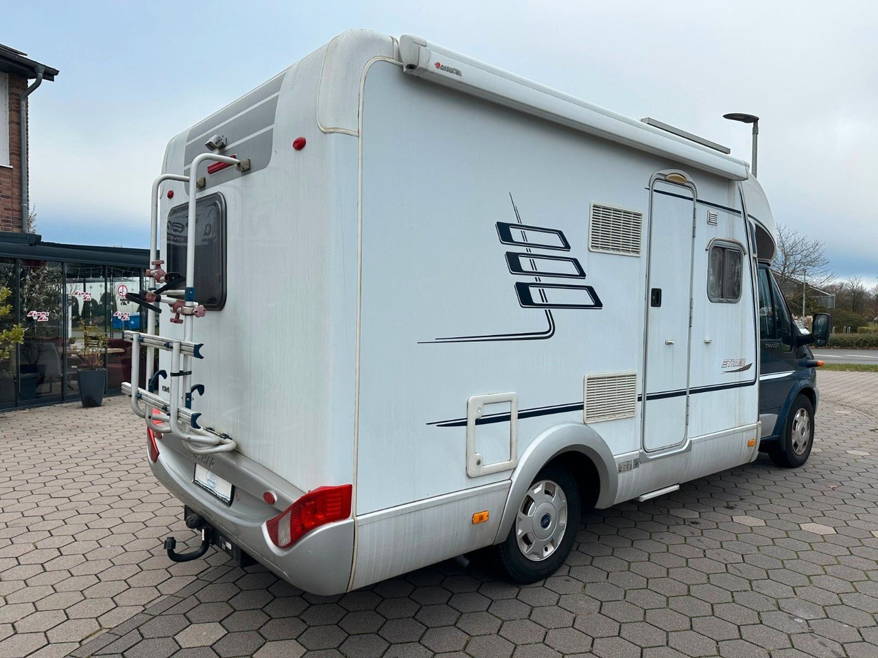 HYMER / ERIBA / HYMERCAR TRAMP T 572 CL/Festbett/Klima/Markise HYMER / ERIBA / HYMERCAR TRAMP T 572 CL/Festbett/Klima/Markise - Polintegriran avtodom: slika 4 HYMER / ERIBA / HYMERCAR TRAMP T 572 CL/Festbett/Klima/Markise HYMER / ERIBA / HYMERCAR TRAMP T 572 CL/Festbett/Klima/Markise - Polintegriran avtodom: slika 4