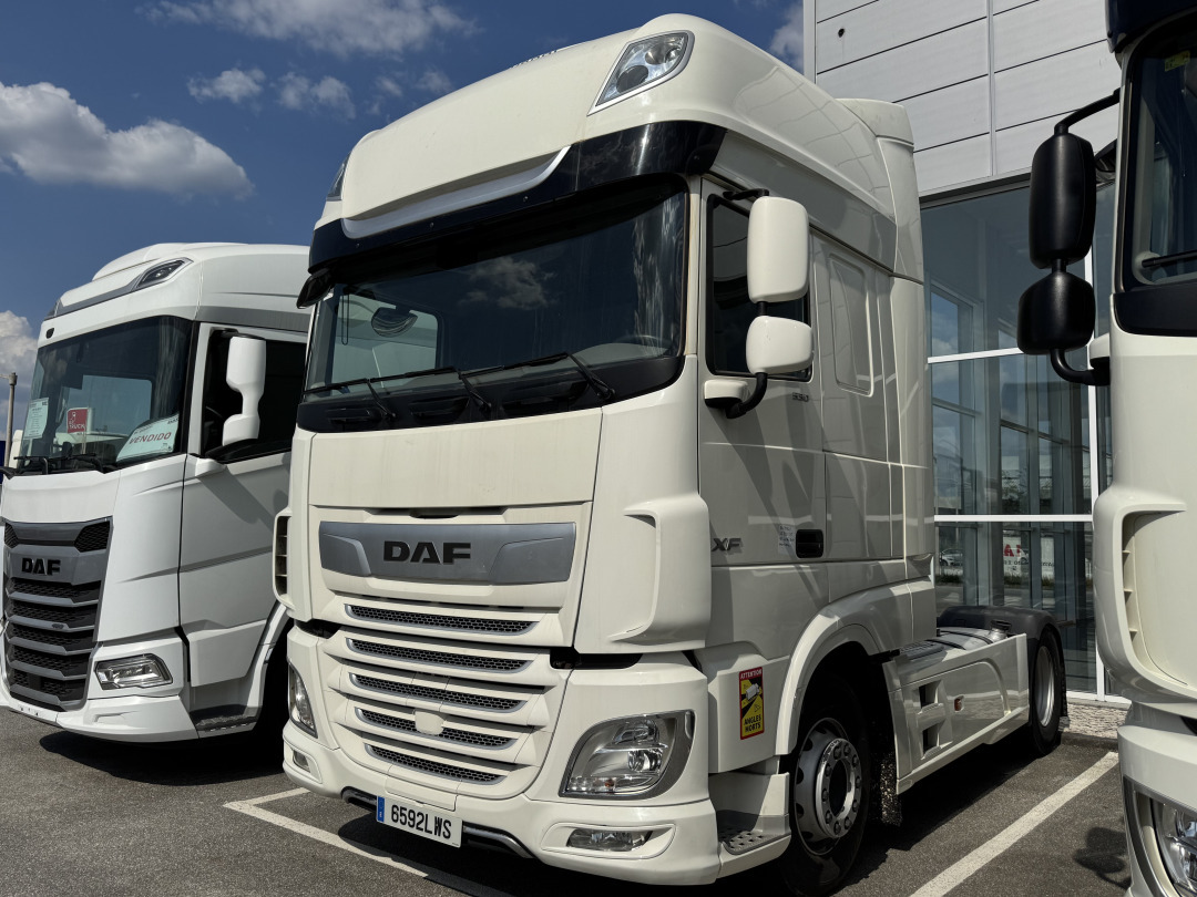 DAF XF 530 Super Space Cab - Vlačilec: slika 2 DAF XF 530 Super Space Cab - Vlačilec: slika 2