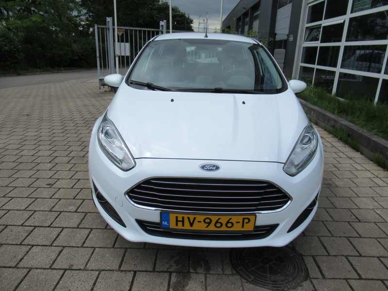 Ford Fiesta 1.0 EcoBoost 74KW Titanium 5-deurs - Kombilimuzina: slika 4 Ford Fiesta 1.0 EcoBoost 74KW Titanium 5-deurs - Kombilimuzina: slika 4