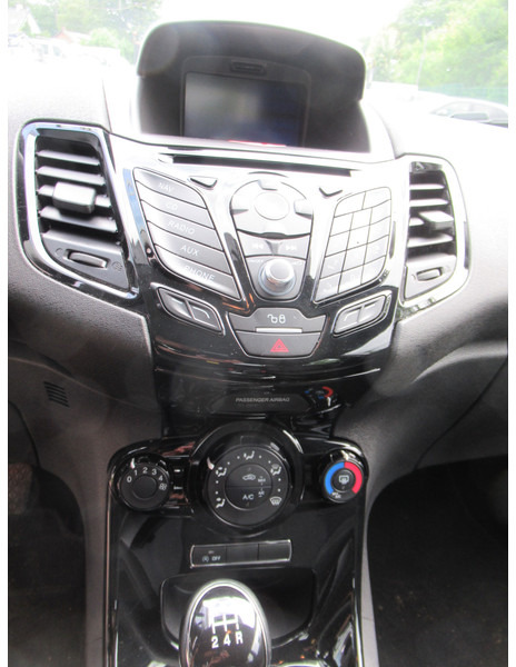 Kombilimuzina Ford Fiesta 1.0 EcoBoost 74KW Titanium 5-deurs: slika 10