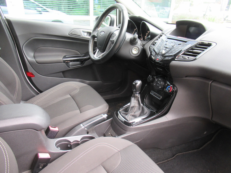 Kombilimuzina Ford Fiesta 1.0 EcoBoost 74KW Titanium 5-deurs: slika 17