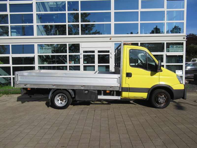 Iveco Daily 50C17 3.0D 125KW EEV 345 PickUp NIDO DIN - Dostavno vozilo s kesonom: slika 2 Iveco Daily 50C17 3.0D 125KW EEV 345 PickUp NIDO DIN - Dostavno vozilo s kesonom: slika 2