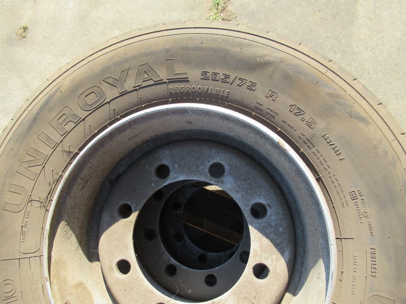 MEFRO 4 x Velg 17.5x6.75 + band Veldhuizen - Kompletno kolo za Tovornjak: slika 2 MEFRO 4 x Velg 17.5x6.75 + band Veldhuizen - Kompletno kolo za Tovornjak: slika 2