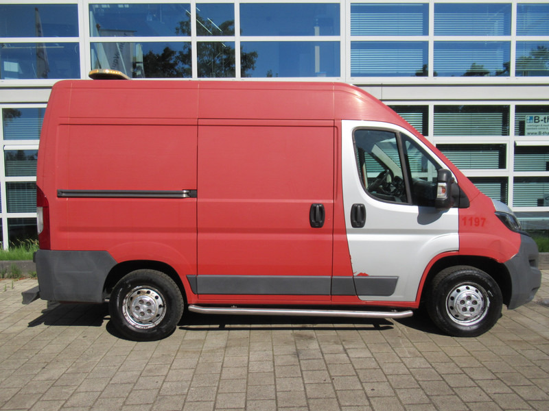 Peugeot Boxer 330 2.0 HDI 81KW L1H2 Pro AIRCO - Klima - Mali kombi: slika 4 Peugeot Boxer 330 2.0 HDI 81KW L1H2 Pro AIRCO - Klima - Mali kombi: slika 4