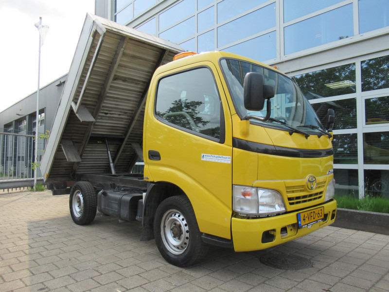 Toyota Dyna 100 3.0 D-4D 80KW kipper - Tipper - Dostavno vozilo prekucnik: slika 3 Toyota Dyna 100 3.0 D-4D 80KW kipper - Tipper - Dostavno vozilo prekucnik: slika 3