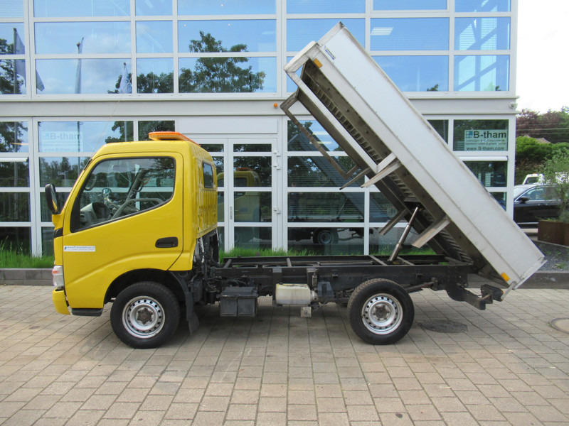 Toyota Dyna 100 3.0 D-4D 80KW kipper - Tipper - Dostavno vozilo prekucnik: slika 2 Toyota Dyna 100 3.0 D-4D 80KW kipper - Tipper - Dostavno vozilo prekucnik: slika 2
