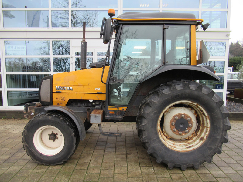 Valtra 700 4x2 VALMET - Traktor: slika 3 Valtra 700 4x2 VALMET - Traktor: slika 3