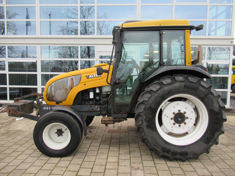 Valtra A75 4x2 + Fronthef VALMET - Traktor: slika 2 Valtra A75 4x2 + Fronthef VALMET - Traktor: slika 2