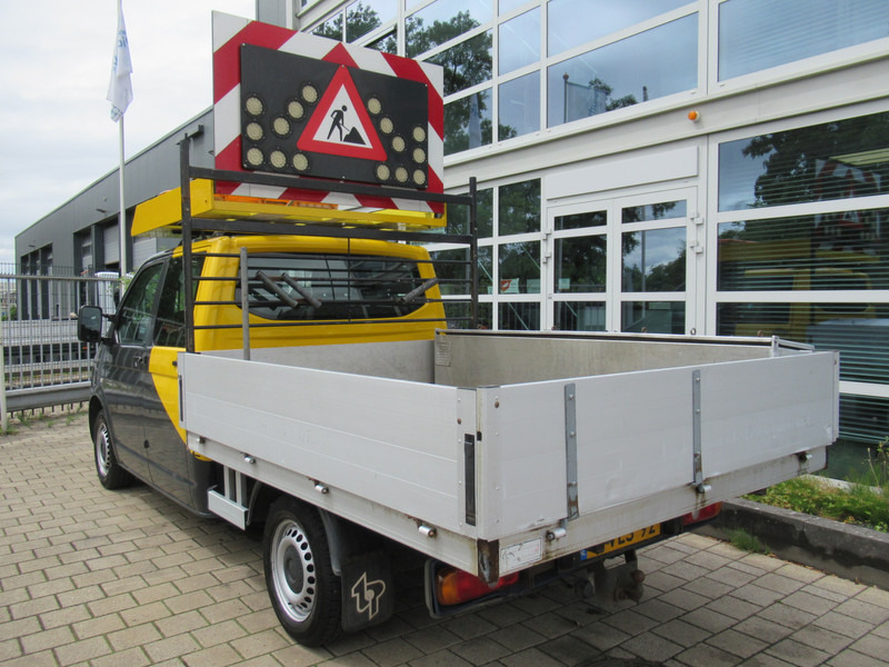 Volkswagen Transporter T5 2.0 TDI 75KW L2H1 DOKA dubbelcabine Kipper Actiebord - Dostavno vozilo prekucnik, Dostavno vozilo z dvojno kabino: slika 2 Volkswagen Transporter T5 2.0 TDI 75KW L2H1 DOKA dubbelcabine Kipper Actiebord - Dostavno vozilo prekucnik, Dostavno vozilo z dvojno kabino: slika 2