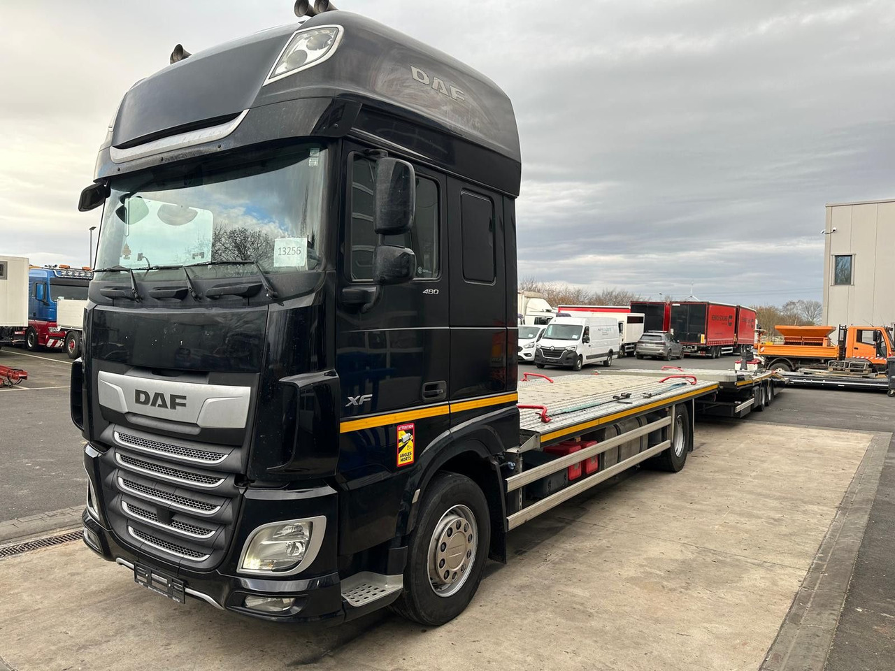 DAF 480XF*Flachzug*Aufstellbühne*VDI2700*Top! - Tovornjak avtotransporter: slika 2 DAF 480XF*Flachzug*Aufstellbühne*VDI2700*Top! - Tovornjak avtotransporter: slika 2
