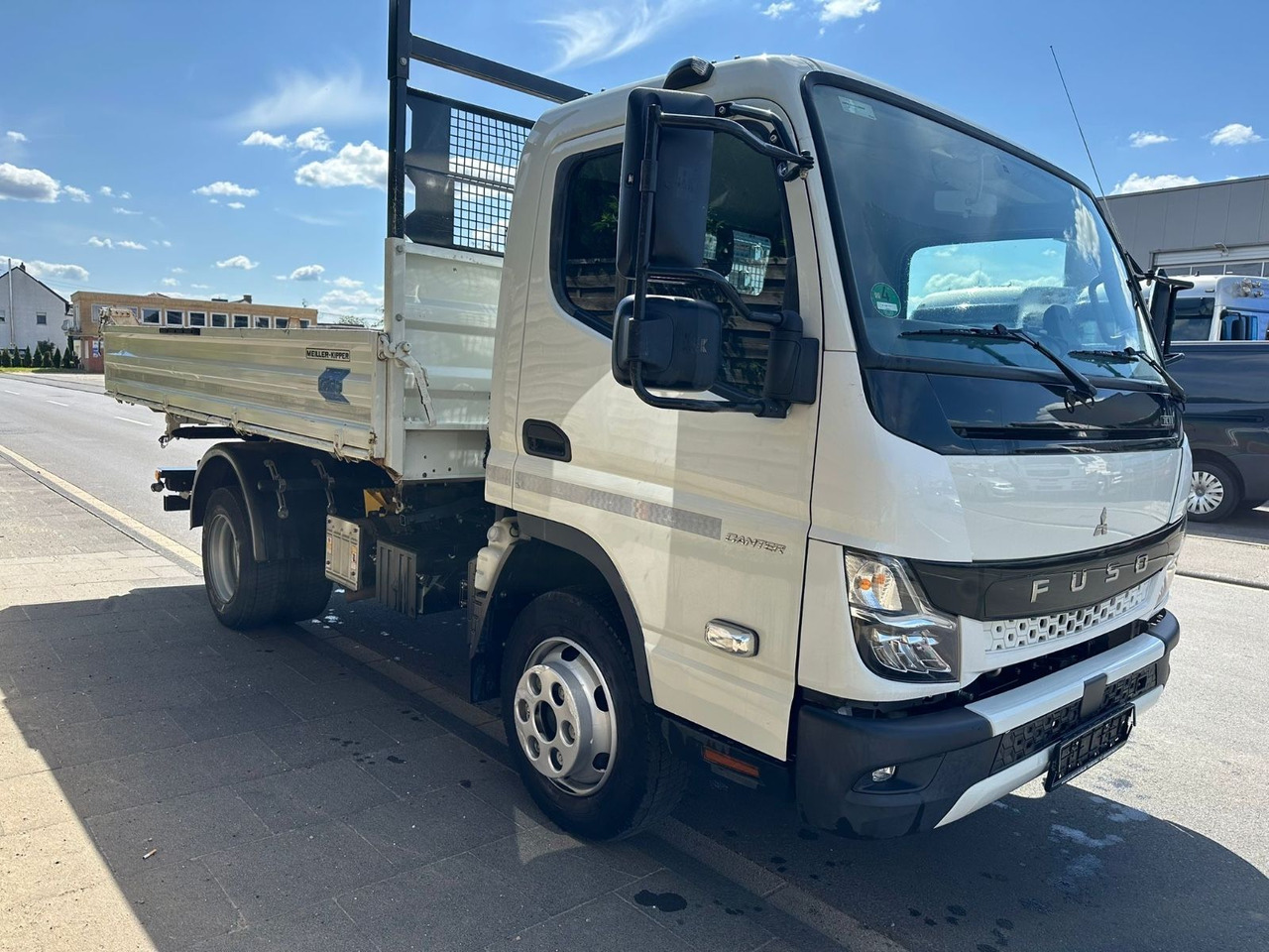 FUSO Canter 7C18/Meiller 3-S-K*Top-Deal!* - Dostavno vozilo prekucnik: slika 2 FUSO Canter 7C18/Meiller 3-S-K*Top-Deal!* - Dostavno vozilo prekucnik: slika 2