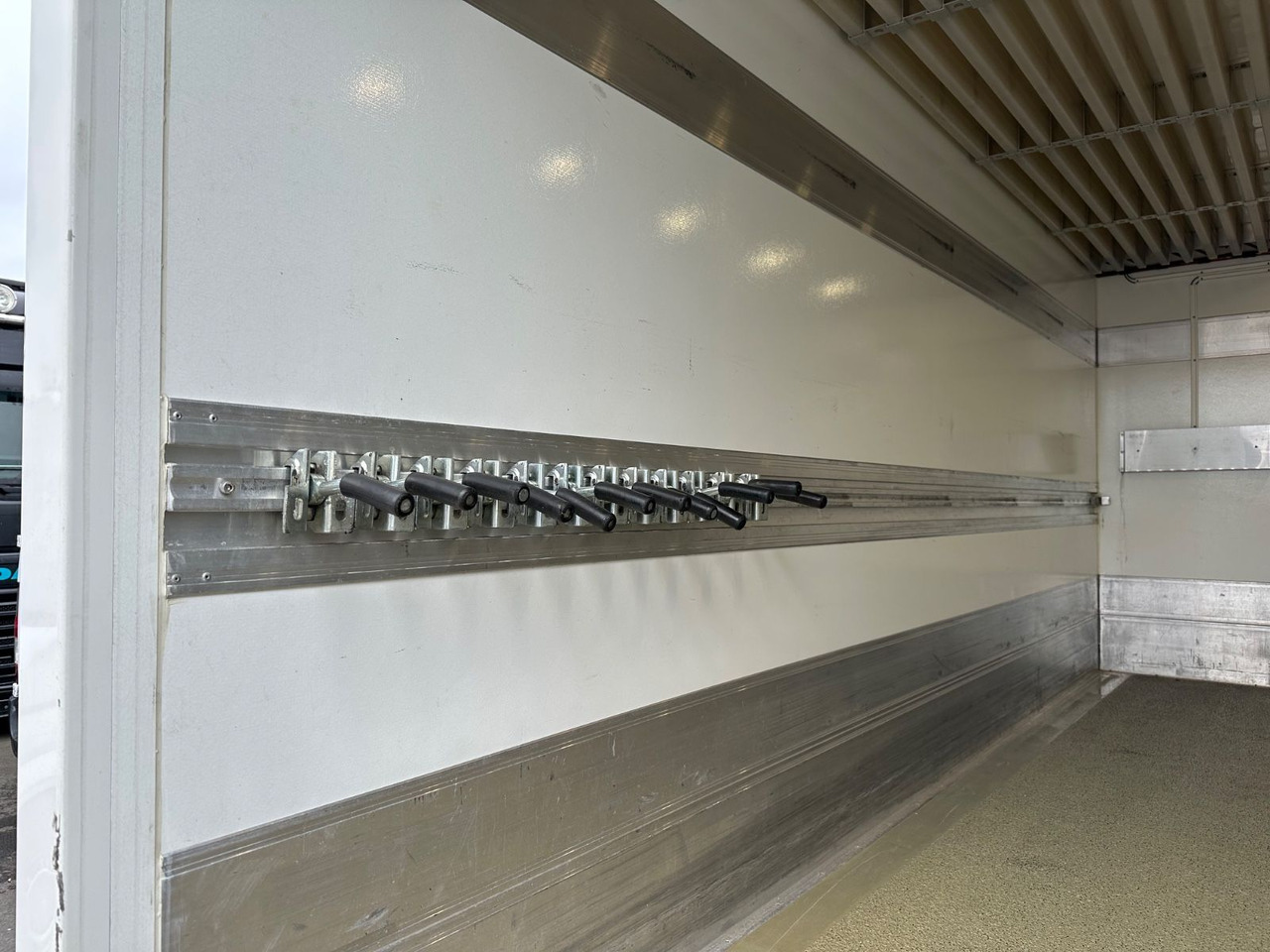 Hladilno vozilo Iveco Daily 70C21/LBW/Tiefkühler/Tüv neu/Wilke: slika 11 Hladilno vozilo Iveco Daily 70C21/LBW/Tiefkühler/Tüv neu/Wilke: slika 11