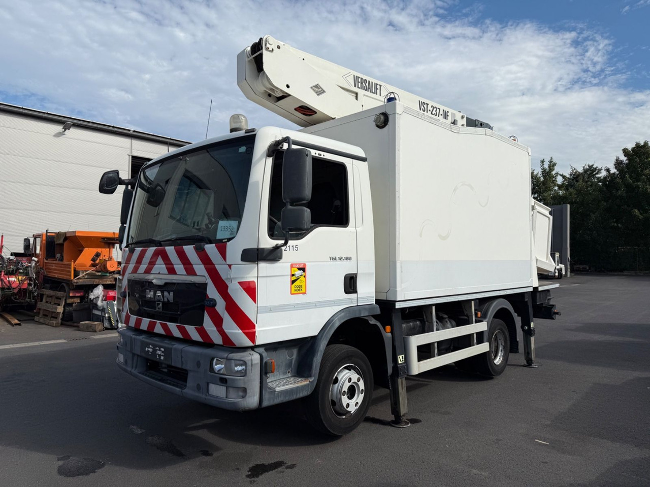 MAN TGL 12.180 Versalift/15m/orig.km/Top - Dvižna ploščad montirana na tovornjak: slika 1 MAN TGL 12.180 Versalift/15m/orig.km/Top - Dvižna ploščad montirana na tovornjak: slika 1