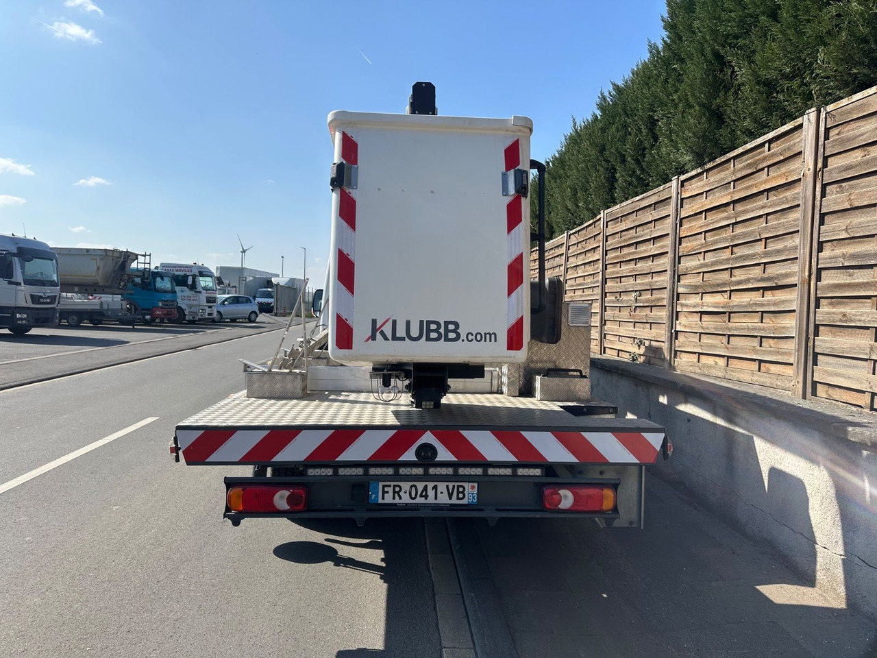 Renault Master III*Steiger 12m*orig.km*Topzustand* Renault Master III/Steiger 11,2m/orig.km*Topzustand* - Dvižna ploščad montirana na tovornjak, Dostavno vozilo: slika 5 Renault Master III*Steiger 12m*orig.km*Topzustand* Renault Master III/Steiger 11,2m/orig.km*Topzustand* - Dvižna ploščad montirana na tovornjak, Dostavno vozilo: slika 5