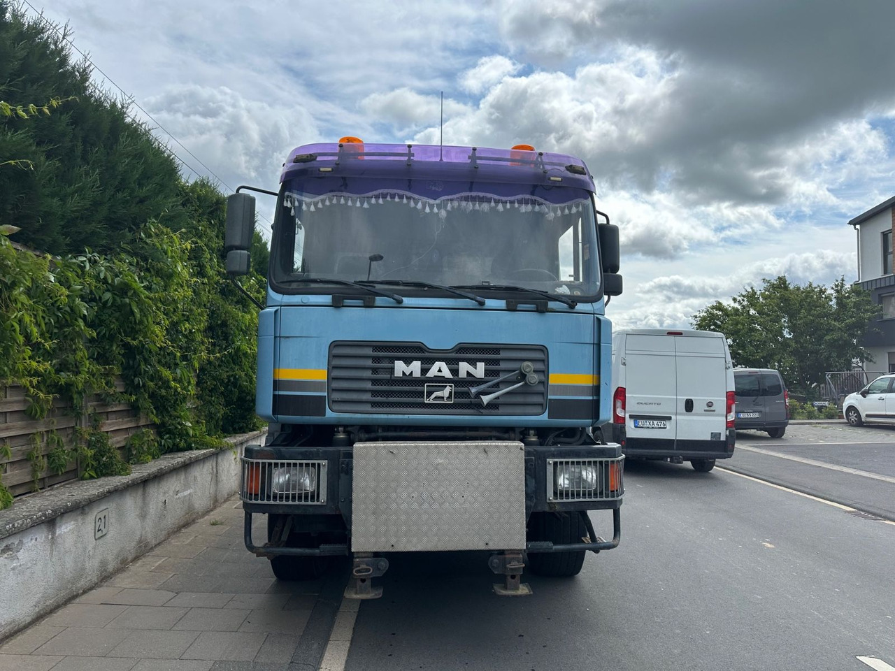 MAN F2000/19.464/4x4/defect crane/AHK - Vlačilec: slika 2 MAN F2000/19.464/4x4/defect crane/AHK - Vlačilec: slika 2
