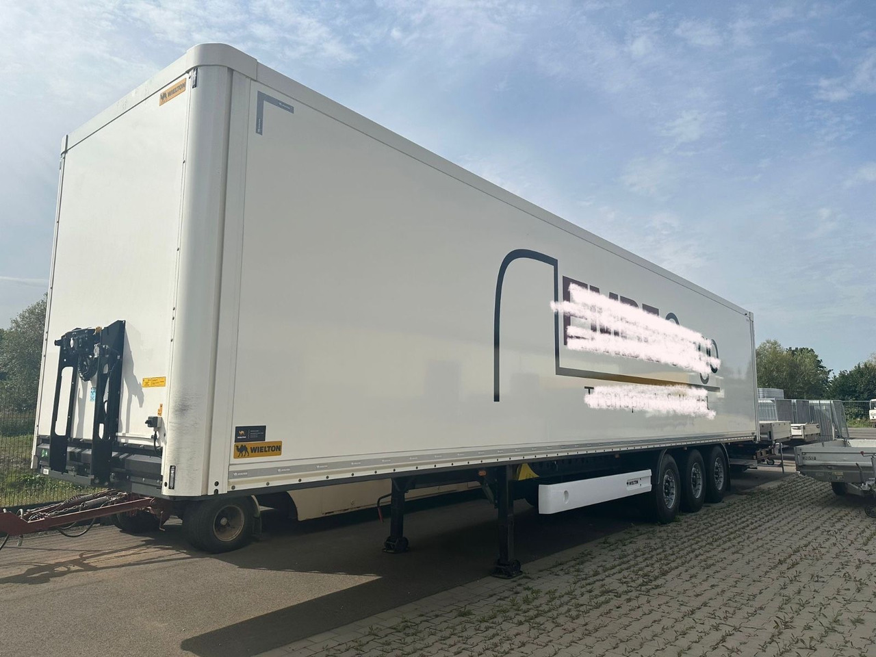 Wielton NSF3 Dry Master/Ladebordwand/LBW/Standard - Polprikolica zabojnik: slika 1 Wielton NSF3 Dry Master/Ladebordwand/LBW/Standard - Polprikolica zabojnik: slika 1