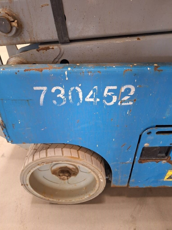 Genie GS 1932 - Škarjasta dvižna ploščad: slika 2 Genie GS 1932 - Škarjasta dvižna ploščad: slika 2