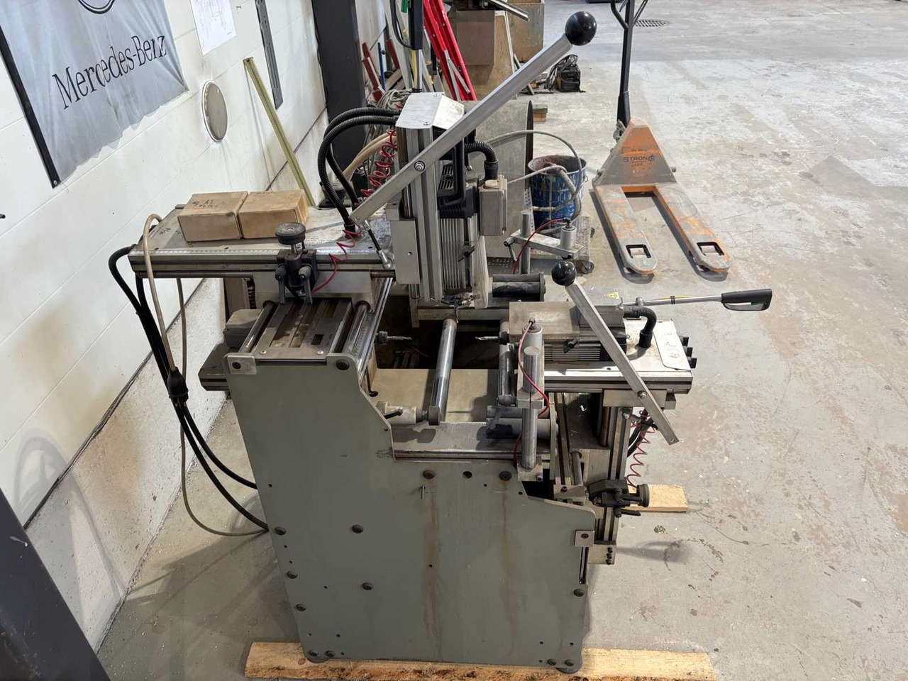 Three-spindle copy milling cutter P macchine s.r.l 03P - Rezkalni stroj: slika 5 Three-spindle copy milling cutter P macchine s.r.l 03P - Rezkalni stroj: slika 5
