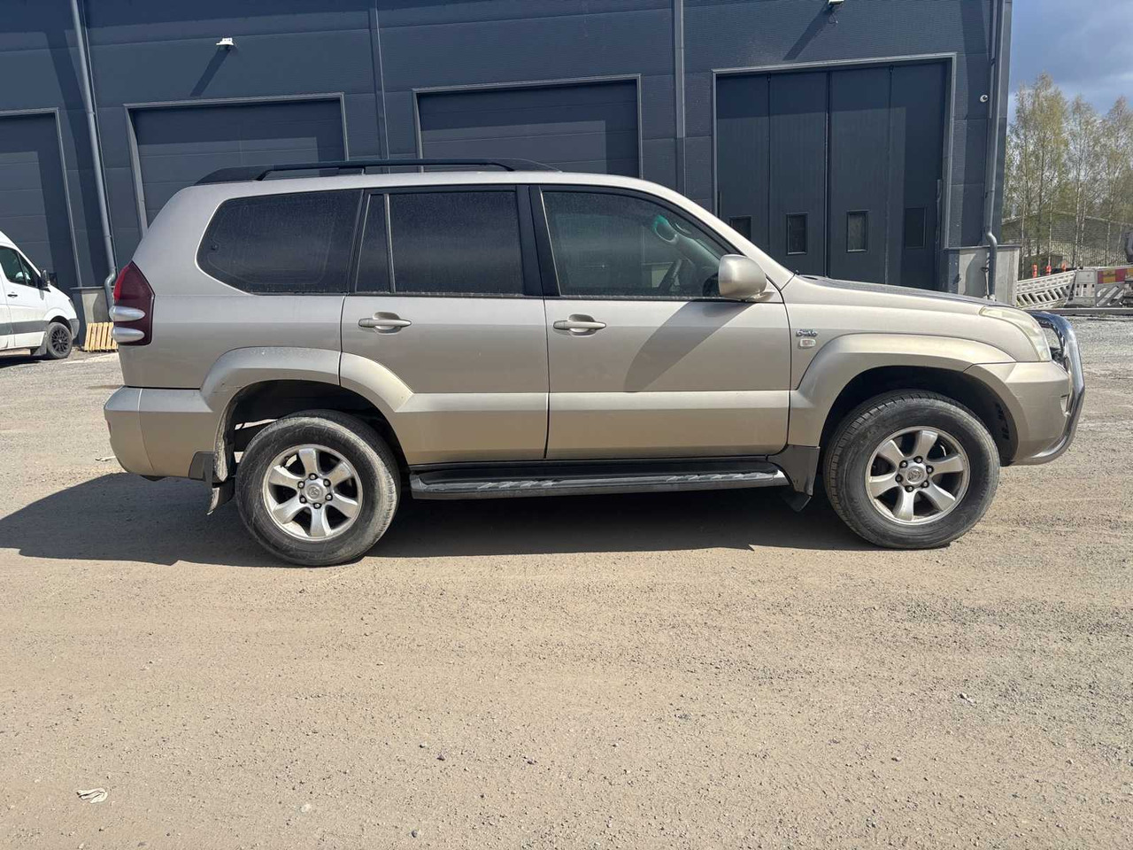 Toyota Land Cruiser 3.0 - Avtomobil: slika 4 Toyota Land Cruiser 3.0 - Avtomobil: slika 4