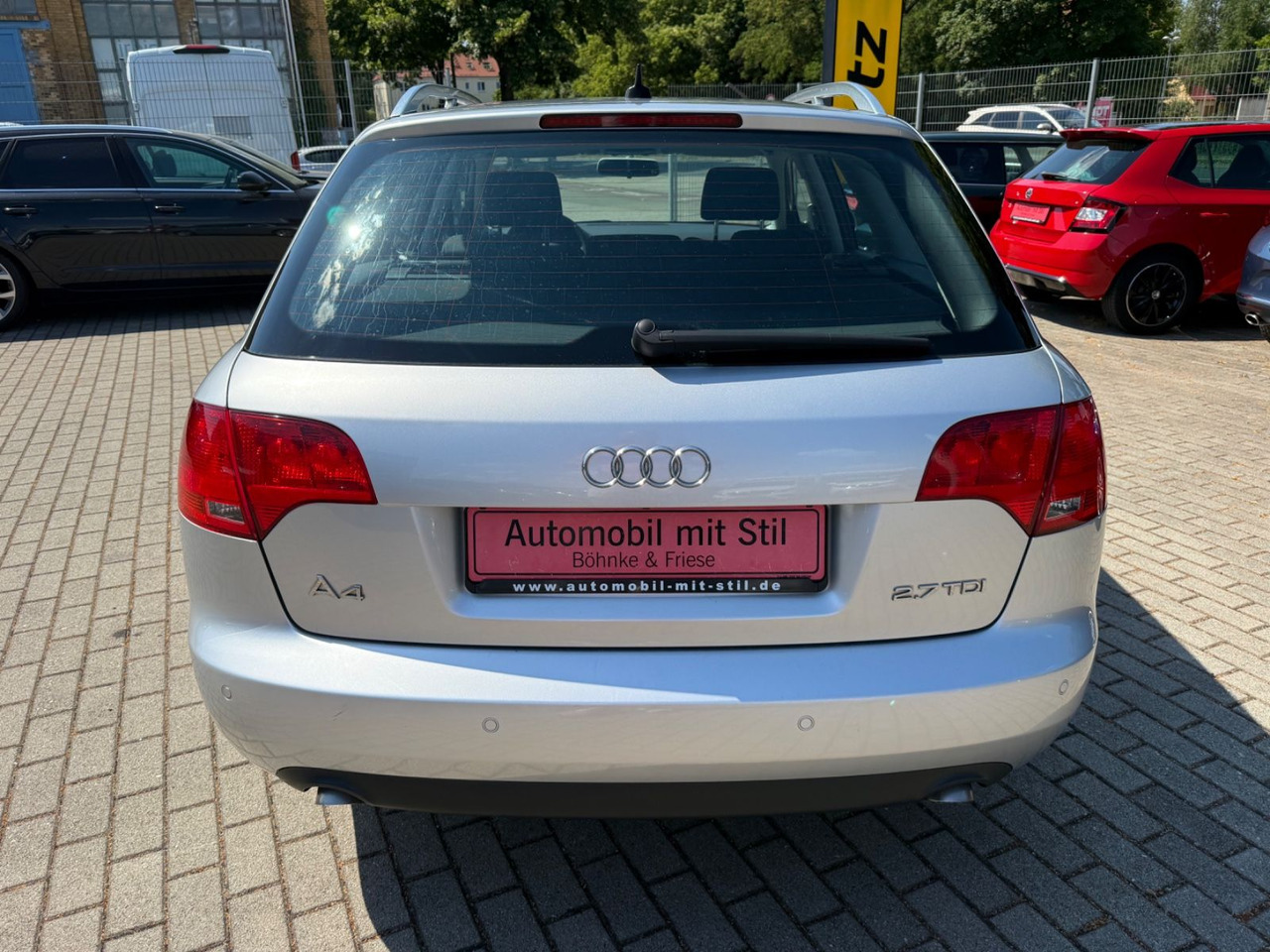 Audi A4 Avant 2.7 TDI S-LINE XENON NAVI TÜV 05/27 - Avtomobil: slika 5 Audi A4 Avant 2.7 TDI S-LINE XENON NAVI TÜV 05/27 - Avtomobil: slika 5