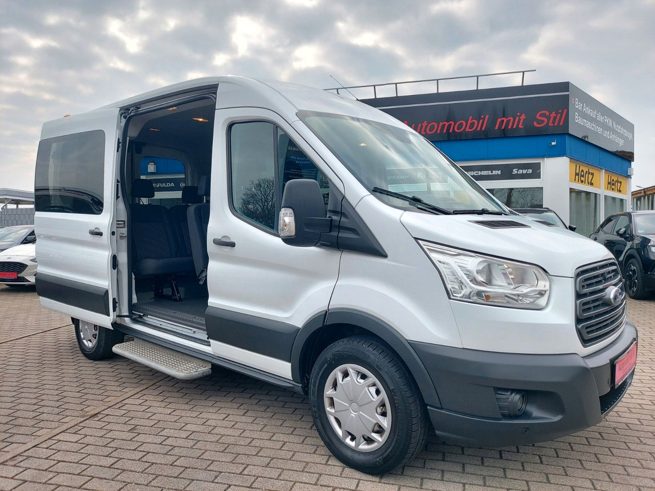 Ford Transit Kombi 330 L2 Trend 9 Sitze Klima Sitzhei - Potniški kombi: slika 1 Ford Transit Kombi 330 L2 Trend 9 Sitze Klima Sitzhei - Potniški kombi: slika 1